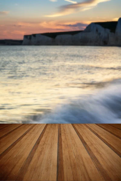 Imagen de paisaje de la puesta de sol sobre Birling Gap en Inglaterra con woode —  Fotos de Stock