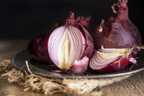 Lynnig naturlig ljus vintage retro stil bild av färsk rödlök — Stockfoto