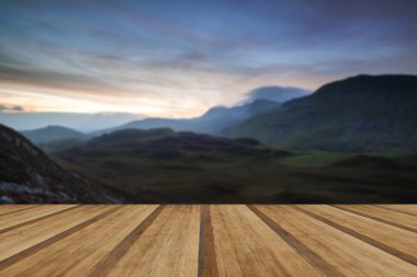 Sunrise dağ manzarası muhteşem canlı renkleri ve beau ile