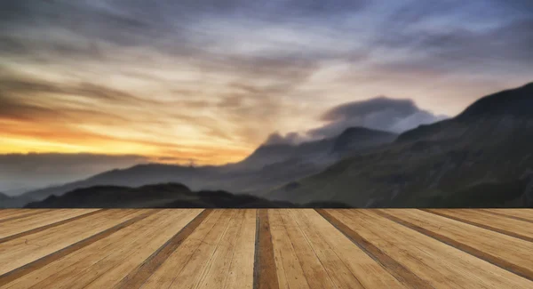 Stunning Summer dawn over mountain range with lake and beautiful — Stock Photo, Image