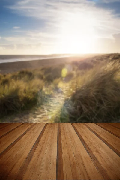 Летний пляжный пейзаж с эффектом блика объектива — стоковое фото