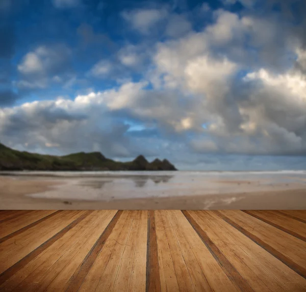 Beautiful Summer sunrise landscape over yellow sandy beach with — Stock Photo, Image