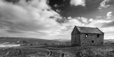 Peak District güneşli Sprin üzerinde güzel parlak manzara görüntüsü