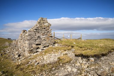 Binalar peyzaj içinde en yüksek Soka bakır madenlerinin terk