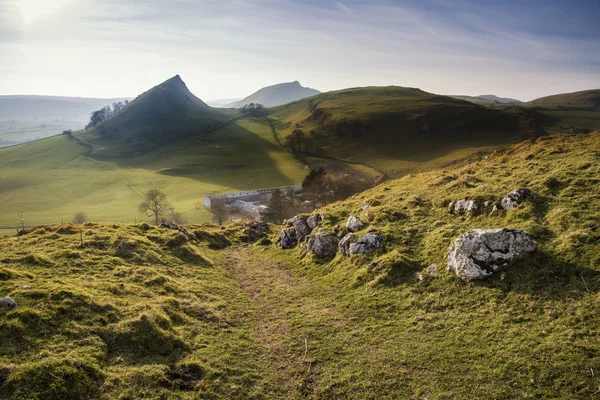 Stunning landscape of Chrome Hill and Parkhouse Hill in Peak Dis — Stock Photo, Image