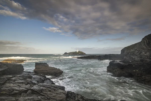 Bellissimo paesaggio alba del faro di Godrevy sulla Cornovaglia co — Foto Stock