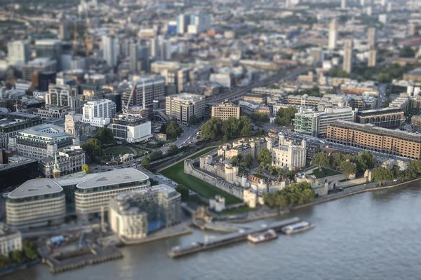 Vista aérea de Londres com com efeito de aldeia modelo tilt shift — Fotografia de Stock