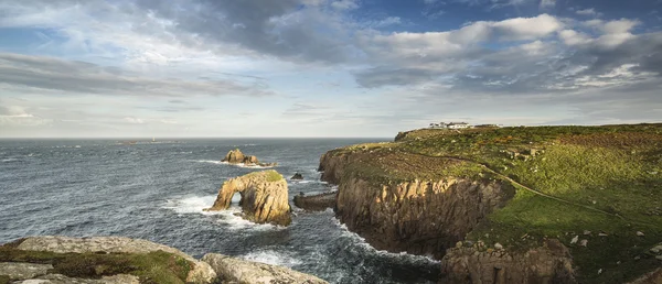 Bellissimo paesaggio all'alba della fine della terra in Cornovaglia Inghilterra — Foto Stock