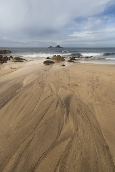 朝の光の色の淡いパステル カラーの美しいビーチの風景 — ストック写真