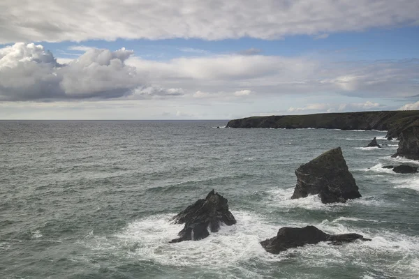 Fantastisk landcape bild av Bedruthan steg på Cornwall kusten i — Stockfoto
