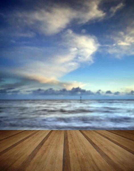 Imagem de conceito vibrante de exposição longa bonita do oceano no por do sol — Fotografia de Stock