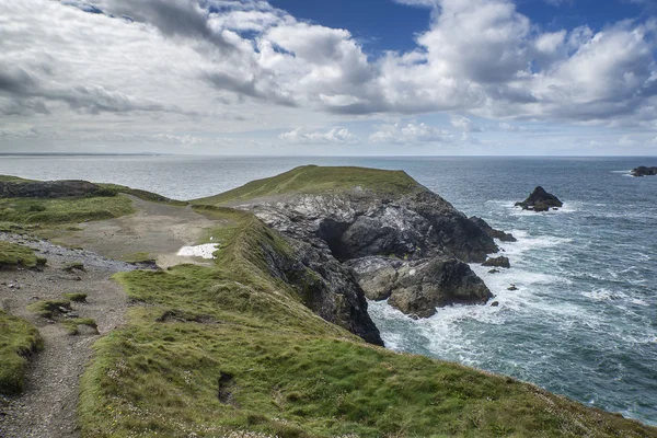 Imagen vibrante del paisaje de verano de Trevose cabeza en Cornwall Engla — Foto de Stock