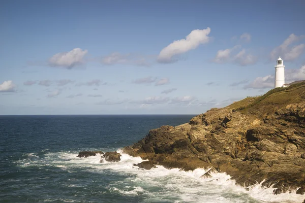 Pulserande sommar landskap bild av Trevose huvud i Cornwall Engla — Stockfoto