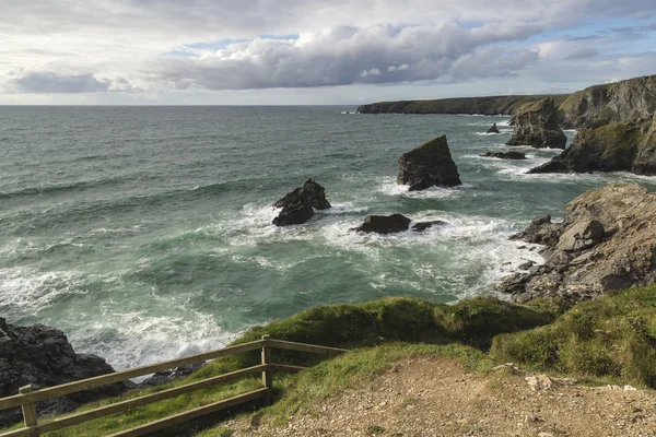 Fantastisk landcape bild av Bedruthan steg på Cornwall kusten i — Stockfoto