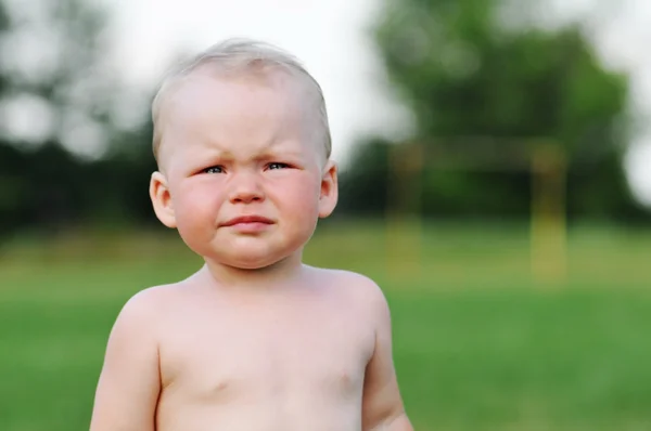 Weinender kleiner Junge — Stockfoto