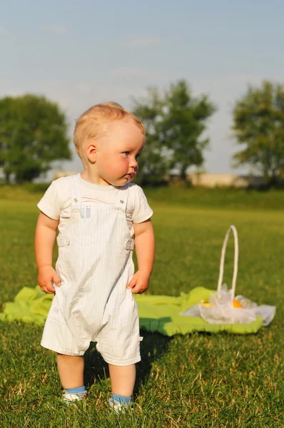 Porträt eines kleinen Jungen — Stockfoto