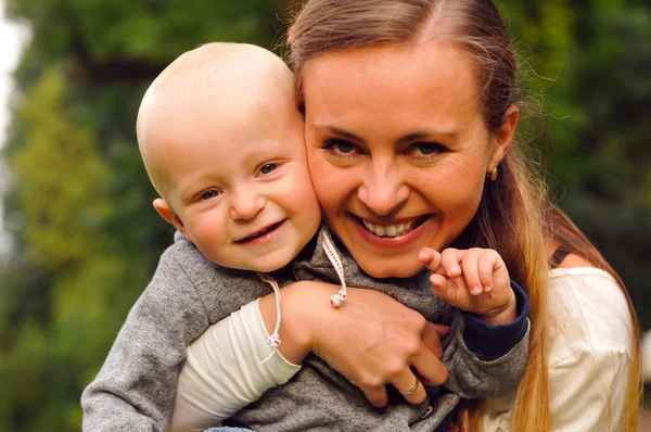 Happy mother with child — Stock Photo, Image