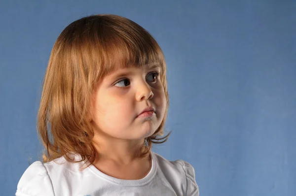 Jolie fille en studio portrait — Photo