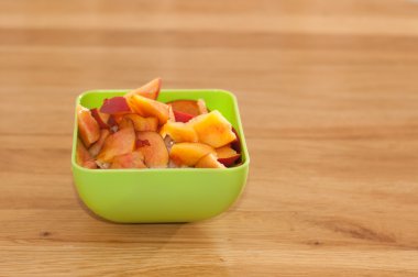 Porrige ve meyve ile kahvaltı için kase