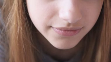 Cep telefonu kullanarak erkek.