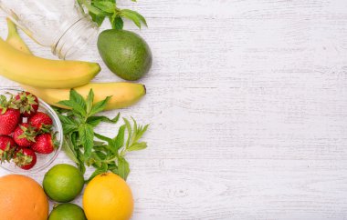 Tatlı meyve cam ile. Pişirme kavramı. Arka plan