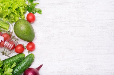 Tatlı meyve ve yoğurt cam ile. Pişirme kavramı. Arka plan