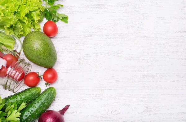 Tatlı meyve ve yoğurt cam ile. Pişirme kavramı. Arka plan