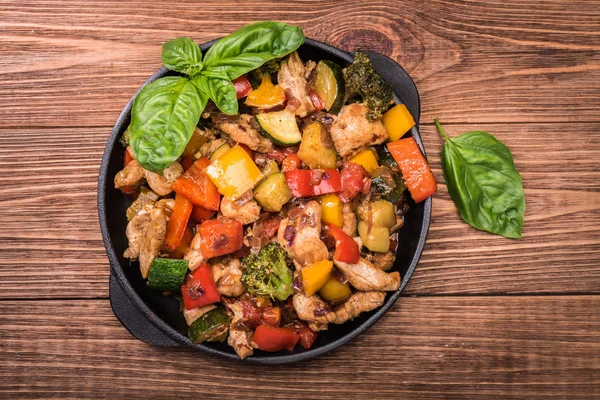 Meksika tavuk stir fry. — Stok fotoğraf