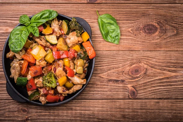 Meksika tavuk stir fry. — Stok fotoğraf