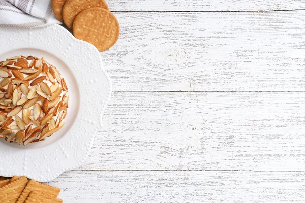 Hemlagad Klassisk Ostboll Med Kex Bakgrund Med Textutrymme Ovanifrån — Stockfoto