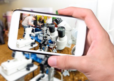 İnsan gözü vizyonunu ölçmek için Phoropter optik aygıtı