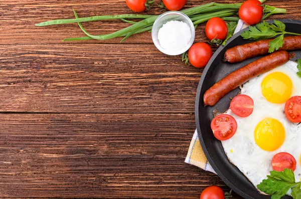 Breakfast with eggs and sausage — Stock Photo, Image