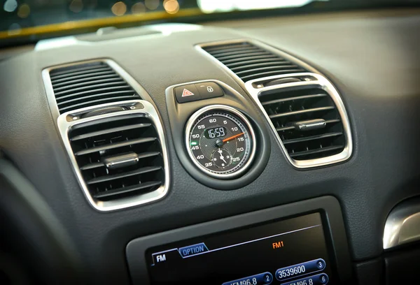 Reloj de coche — Foto de Stock