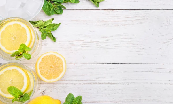 Lemon drink — Stock Photo, Image