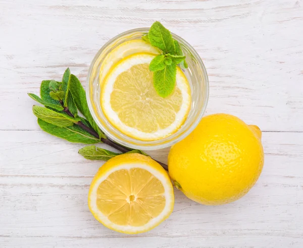 Lemon drink — Stock Photo, Image