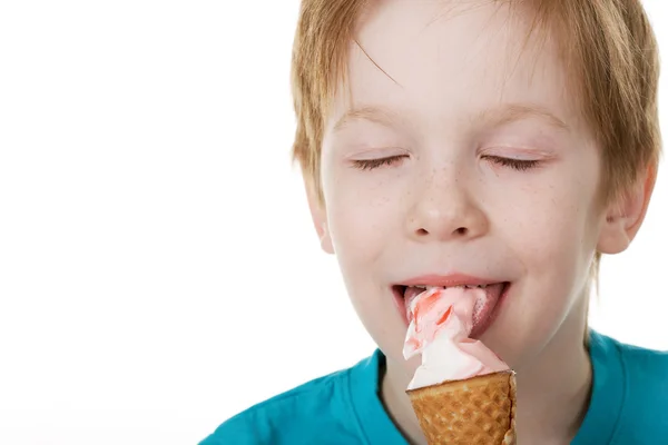 Niño y helado — Foto de Stock