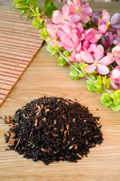 Mezcla de té negro sobre una mesa con colores3 . — Foto de Stock