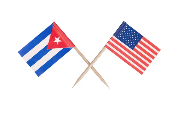 穿越美国和古巴的迷你国旗 — 图库照片
