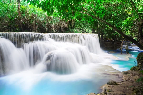 Turquoise water of Kuang Si waterfall, Luang Prabang. Laos — Stock Photo, Image