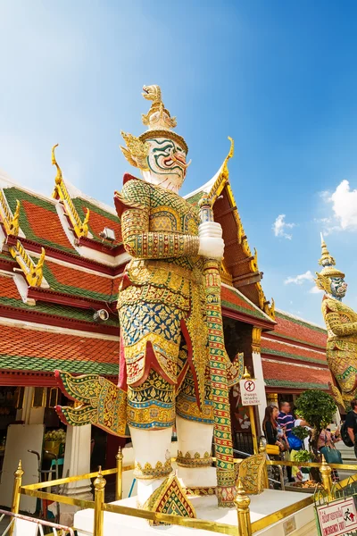 Wat Phra Kaew, Templo del Buda Esmeralda. El Gran Palacio Ba —  Fotos de Stock