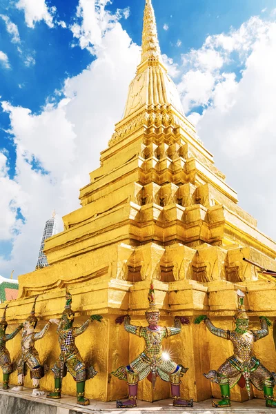 Ват Пхра Кау, Храм Изумрудного Будды. Большой дворец Ба — стоковое фото