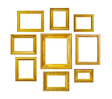 Beyaz arka planda altın renkli çerçeveler. Beyaz arkaplanda izole edilmiş resimler, aynalar veya fotoğraf için altın çerçeveler.