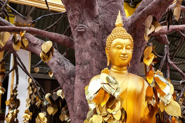 Estatua Buda Pie Frente Templo Budista Wat Tham Suea Cerca — Foto de Stock