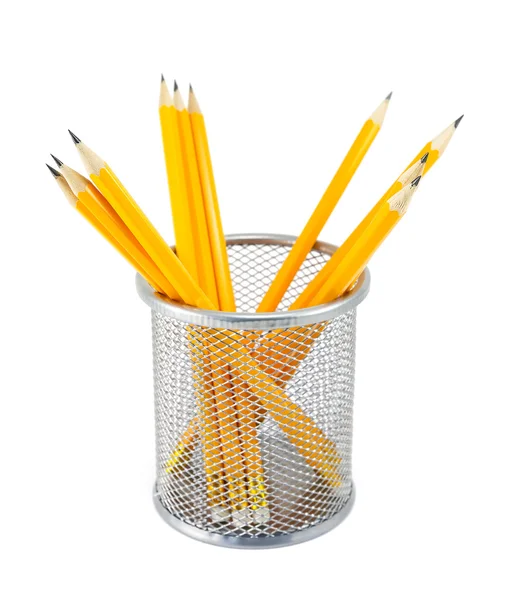 Жовті олівці в металевому горщику — стокове фото