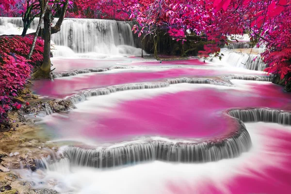 Turquoise water of Kuang Si waterfall — Stock Photo, Image