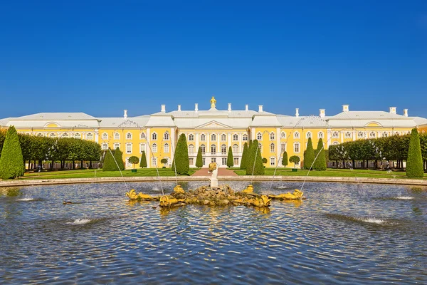 彼得夏宫宫殿，圣彼得斯堡 — 图库照片