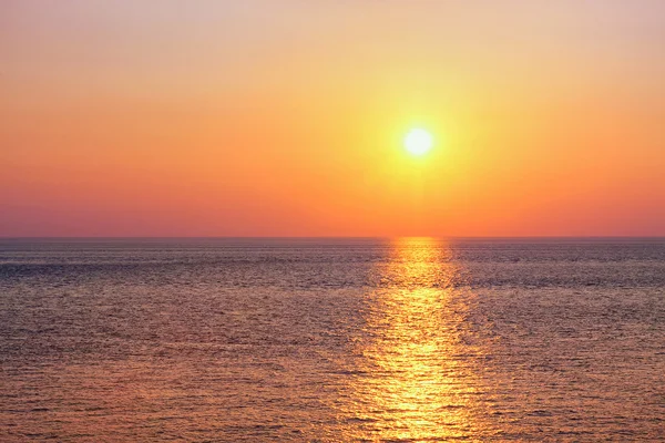 Schöner Sonnenuntergang in Gelb als Hintergrund — Stockfoto