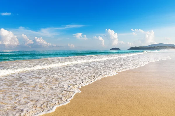 Prachtige zee. Karon beach, Phuket, Thailand. Asia — Stockfoto