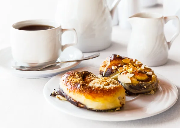 Cake and coffee — Stock Photo, Image