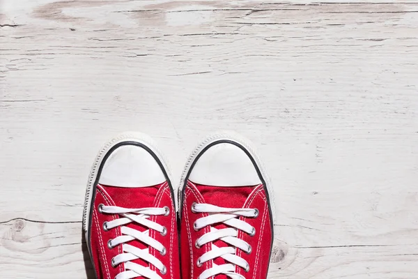Eski kırmızı ayakkabılar — Stok fotoğraf